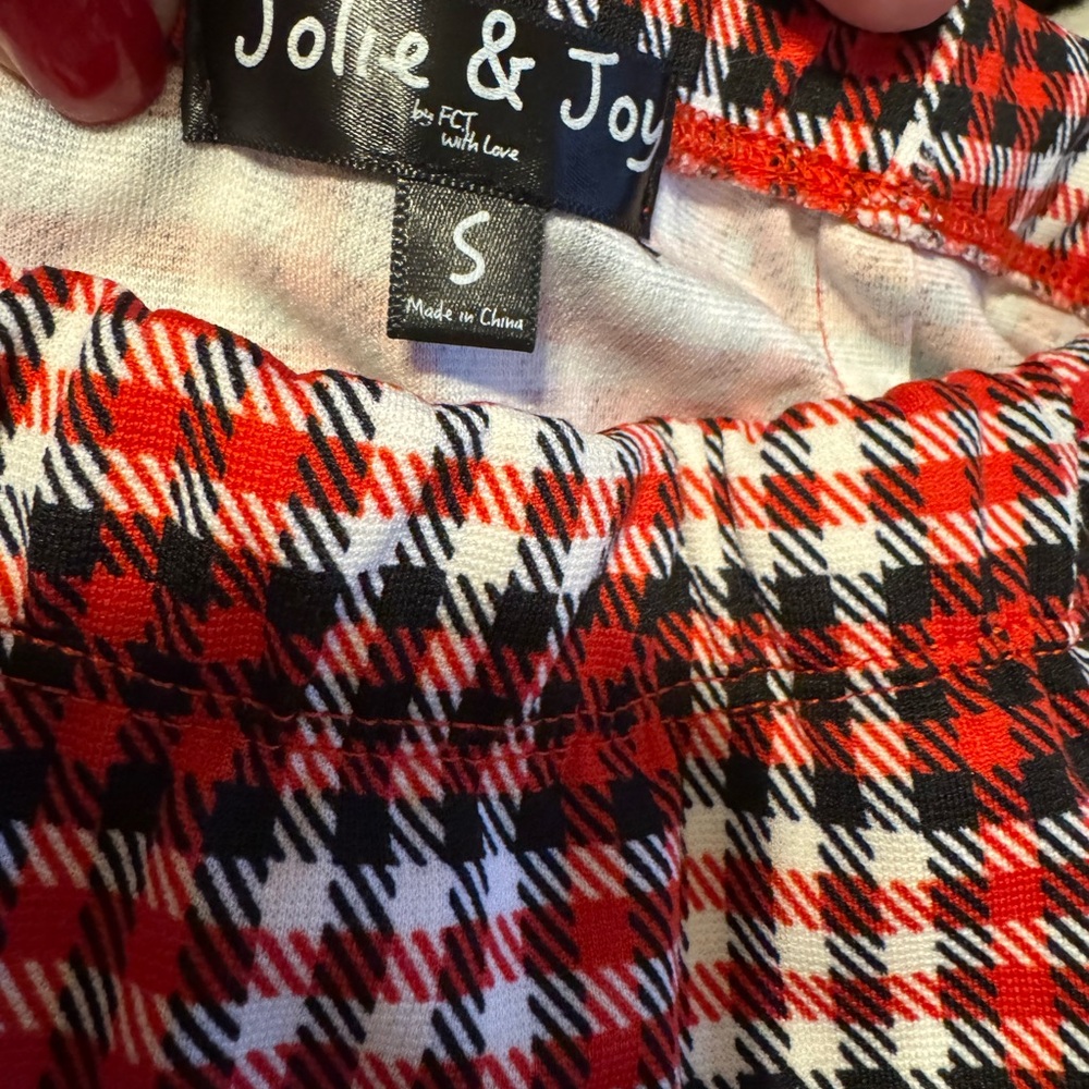 Chic Tartan Mini Skirt in Red and Black  SMALL   #G - Picture 2 of 3